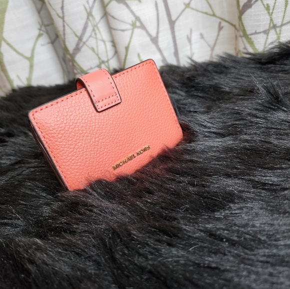 Michael kors snap change/card wallet. - Picture 3 of 3
